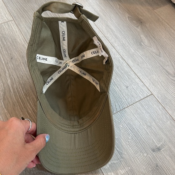 Celine olive green baseball hat worn once; size M fits 58 cm head size - Picture 4 of 5